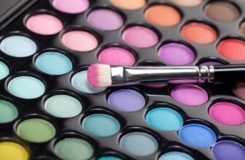 How to Make Eye Shadow Last