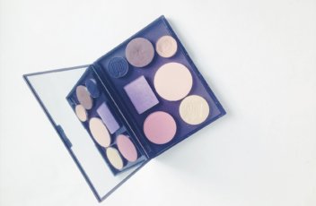 How to Make Your Own Eyeshadow Palette